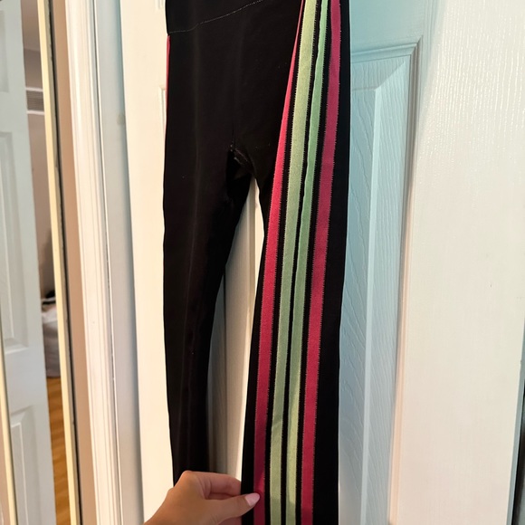 Fabletics Workout Set - Picture 3 of 6